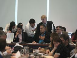 sin la presencia de los gremios ni del fpv diputados comenzo a debatir la ley antidespidos sin la presencia de los gremios ni del fpv diputados comenzo a debatir la ley antidespidos