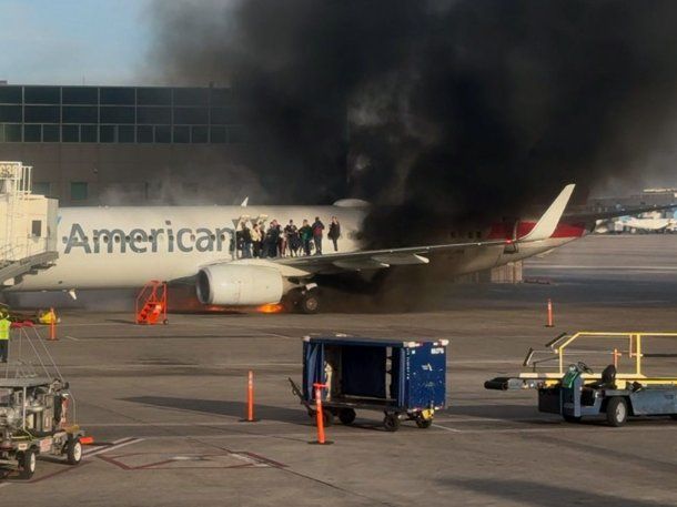  un avión de American Airlines se incendió en el aeropuerto de Denver