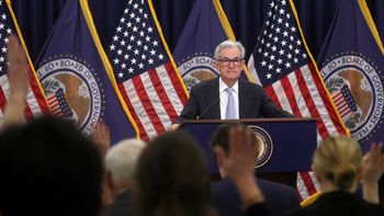 La Fed mantiene las tasas de interés en máximos de 23 años. La Fed mantiene las tasas de interés en máximos de 23 años.