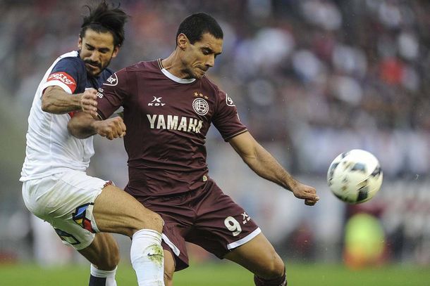 Marcos Angeleri (San Lorenzo) y el Pepe Sand (Lanús) en la final del Torneo de Primera División de 2016