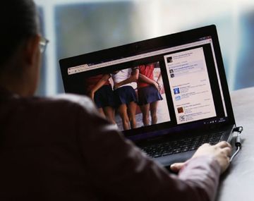 Iban presentar documental pero tenían porno