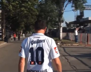 El hincha de Quilmes que se hizo viral habló 10 años después: La zurda sigue intacta