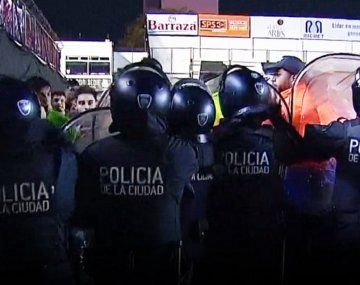 Cuatro jugadores de Patronato siguen demorados tras los incidentes en Floresta