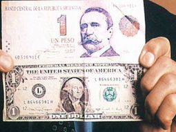 El peso hoy cumple 30 años: los precios de la década del 90