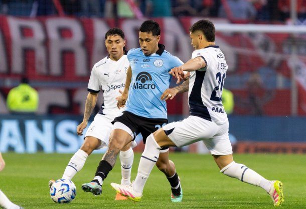 Belgrano le ganó 2-0 a un Independiente en crisis y lo eliminó de la Copa Argentina 2025
