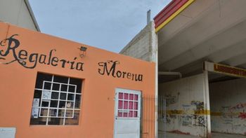 robaron un local, se quedaron dormidos junto al botin y fueron detenidos