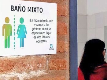 Ésta es la primera escuela con baños mixtos de la Provincia