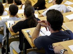 Por ley, prohíben el examen de ingreso en universidades