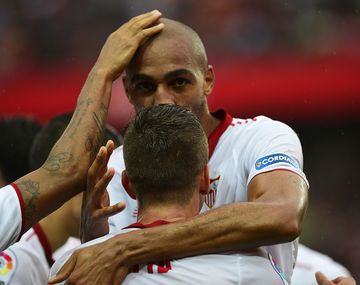 El Sevilla de Sampaoli venció al Atlético de Simeone y es el único puntero.