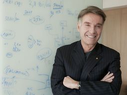 Multimillonario de Brasil con presencia en la industria petrolera. Multimillonario de Brasil con presencia en la industria petrolera.