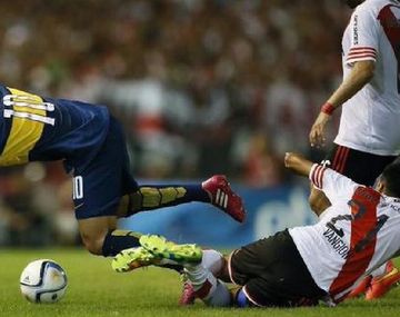 Polémica: la sanción de Vangioni es leve y podrá jugar con Boca el sábado