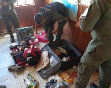 Gendarmería detuvo a tres ciudadanos de Chile que entraron a Artgentina municiones, cartuchos y ropa camuflada - @FernandezAnibal