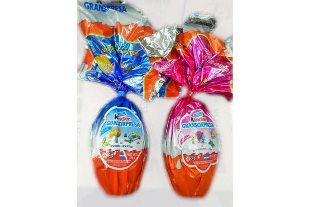 Lubertino, enojada por el rosa y el celeste de los huevos Kinder