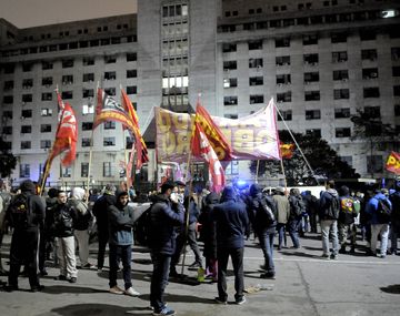 Manifestantes reclamaban la liberación de Santiago Maldonado en Comodoro Py