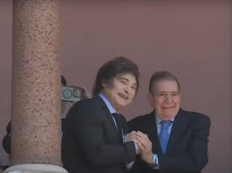 javier milei y edmundo gonzalez urrutia saludaron desde casa rosada a venezolanos que concentraron en plaza de mayo javier milei y edmundo gonzalez urrutia saludaron desde casa rosada a venezolanos que concentraron en plaza de mayo