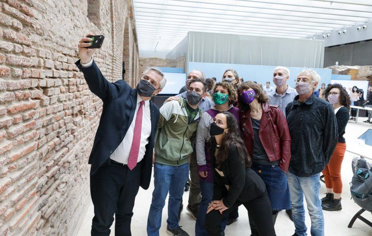 Alberto Fernández reconoció a los científicos por su trabajo en la pandemia