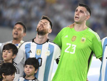 Grave acusación de un periodista mexicano contra Messi y Dibu