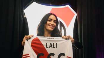 river reconocio a lali tras sus shows en el monumental: los regalos personalizados river reconocio a lali tras sus shows en el monumental: los regalos personalizados