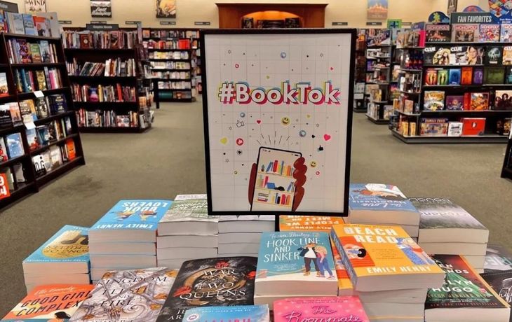 El fenómeno BookTok: cómo TikTok está redefiniendo la forma en que leemos