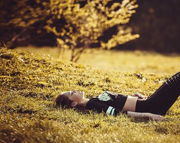 Este truco viral en rede explica cómo sacar las manchas de pasto de la ropa en simples pasos.