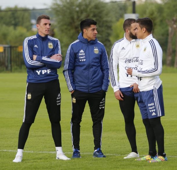 Enzo Pérez y Messi en la Selección - Crédito: @Argentina