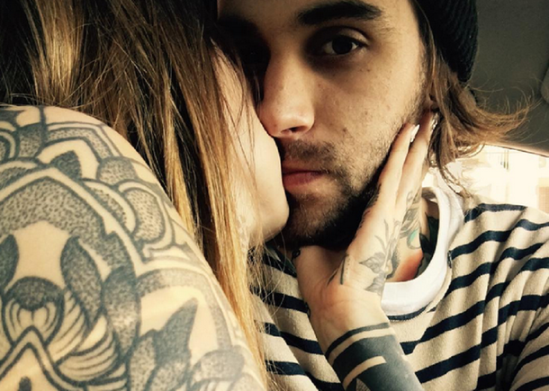 La foto de Candelaria Tinelli besando a su novio y mensajes de amor