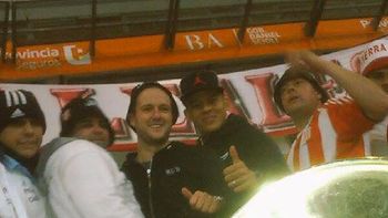 polemico: marcos rojo, en el paravalancha de estudiantes de la plata polemico: marcos rojo, en el paravalancha de estudiantes de la plata