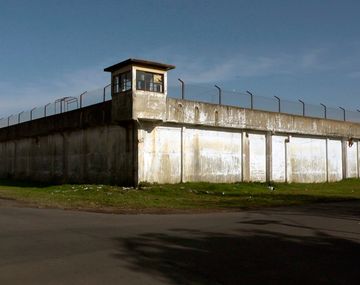 Encontraron a un ex comisario muerto en su celda