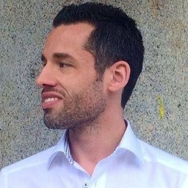 Le sacaron la licencia de médico luego de extralimitarse con una cita de Tinder