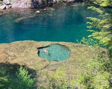 Los paradisíacos y ocultos piletones de agua cristalina a menos de una hora de Bariloche