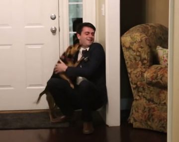 Tierna reacción de un perro al ver a su dueño 