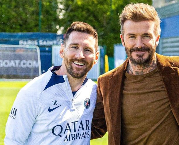 Con la cabeza en su futuro, Messi recibió la visita de Beckham