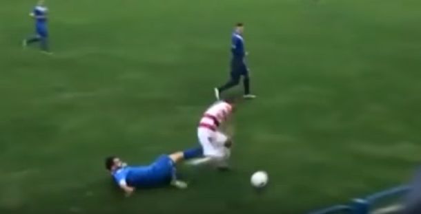 Impactante: por esta patada, un jugador perdió un testículo en Bosnia