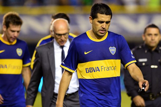Riquelme quedó marginado del partido frente a All Boys