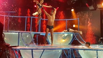 Pampita sorprendió con el aquadance en ShowMatch. Pampita sorprendió con el aquadance en ShowMatch.