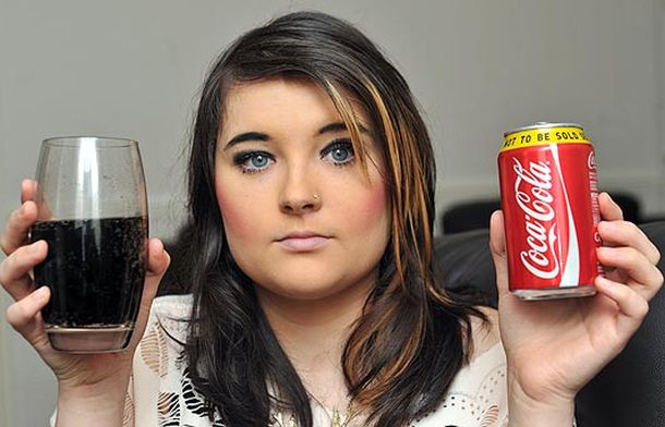 Zoe Cross terminó en el hospital por la Coca Cola