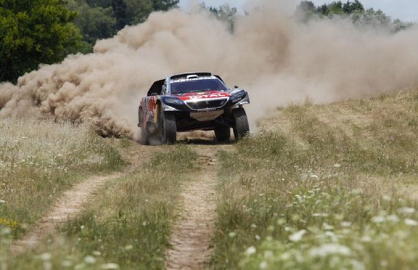 En su debut en el Dakar, Sebastien Loeb ganó la segunda etapa