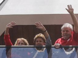 el dia despues del interrogatorio, dilma rouseff visito a lula da silva el dia despues del interrogatorio, dilma rouseff visito a lula da silva