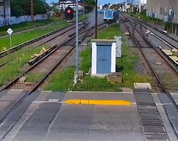 El video del momento exacto en el que descarriló una formación del Tren Sarmiento