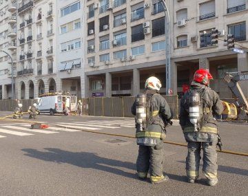 Caos en avenida Del Libertador por la rotura de un caño de gas