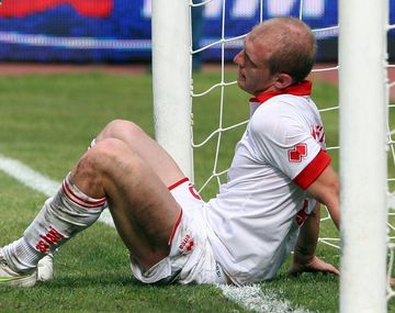 Casi dos años de cárcel a un ex jugador por un gol en contra
