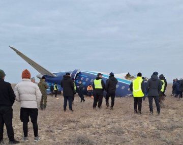 Kazajistán: se estrelló un avión y hay al menos 39 muertos