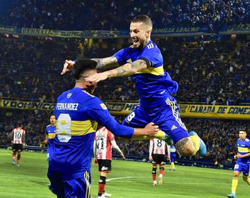 Golazo de tijera de Pipa Benedetto a Barracas Central