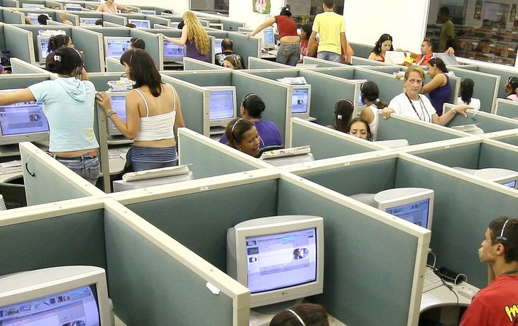 Por ley, en los call centers se trabajará hasta 6 horas diarias