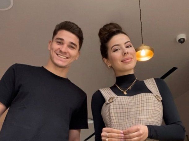 Quién es la profesora de inglés de Julián Álvarez que es sensación en las redes