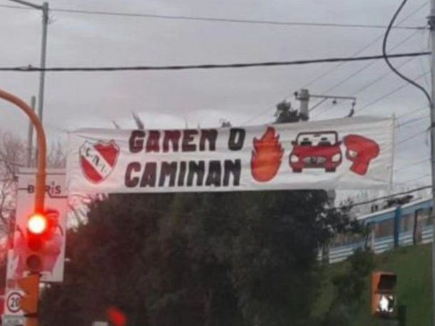 Carlos Tevez habló con la barra de Independiente, pero igual amenazaron al plantel