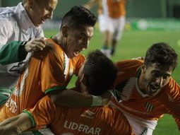 Banfield le ganó a Rosario Central y sueña con el campeonato Banfield le ganó a Rosario Central y sueña con el campeonato