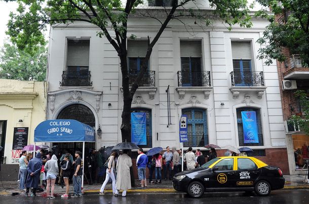 Padres denuncian vaciamiento de un conocido colegio privado