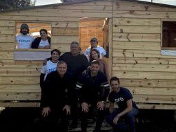 Chiqui Tapia mostró cómo serán las viviendas para los afectados por el temporal en Bahía Blanca