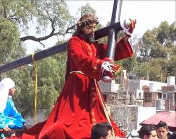 El video en el que una escultura de Jesucristo mueve la cabeza se volvió viral a pocos días de la Navidad